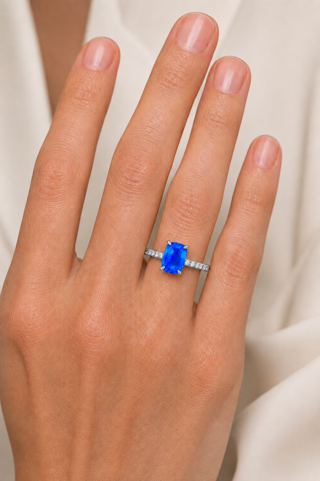 Natural Blue Sapphire Diamond Handcrafted White Gold Ring Model