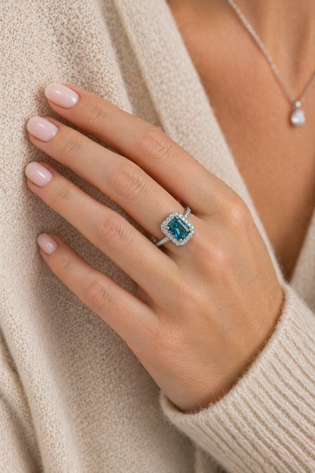blue spinel diamond halo gold ring model