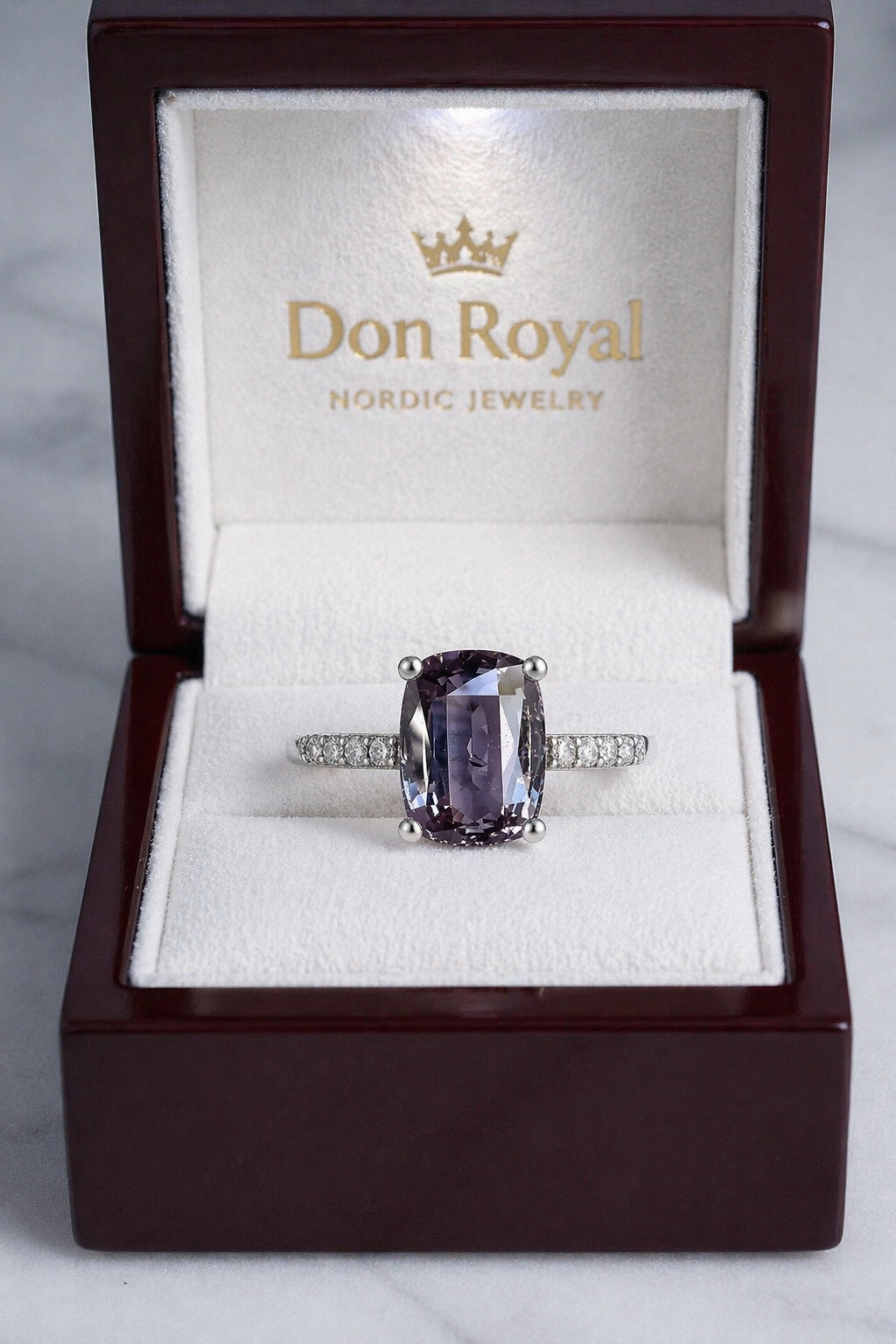 grey spinel diamond gold ring box