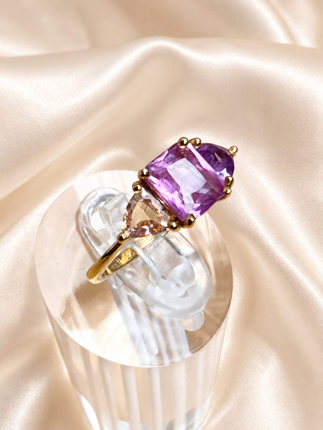 natural pink violet padparadscha sapphire trilogy yellow gold ring