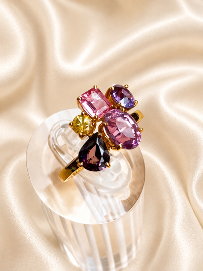 natural pink violet padparadscha sapphire trilogy yellow gold ring