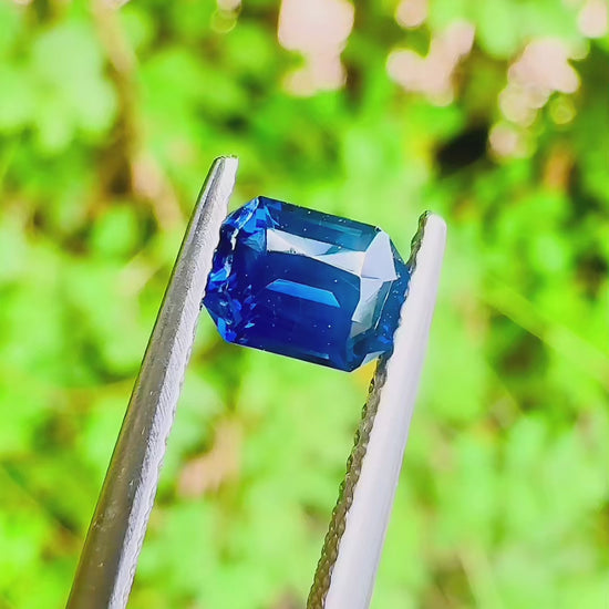 0.98 ct blue sapphire certified