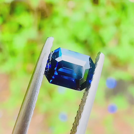 0.84 ct blue sapphire certified