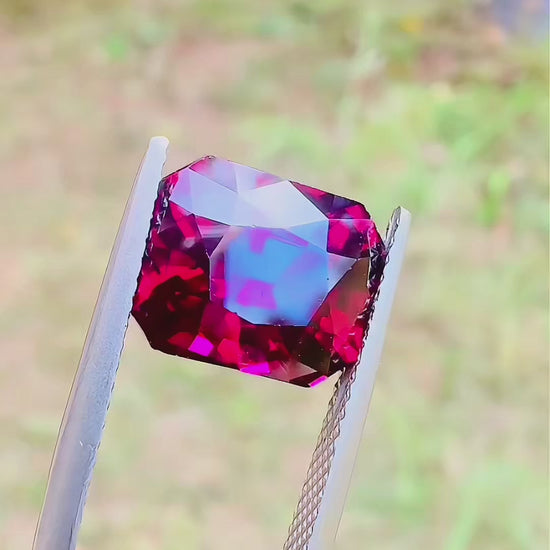 6.35 ct purplish Pink rhodolite garnet certified